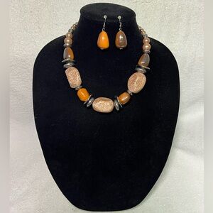 Beautiful beaded necklace and earrings. New!